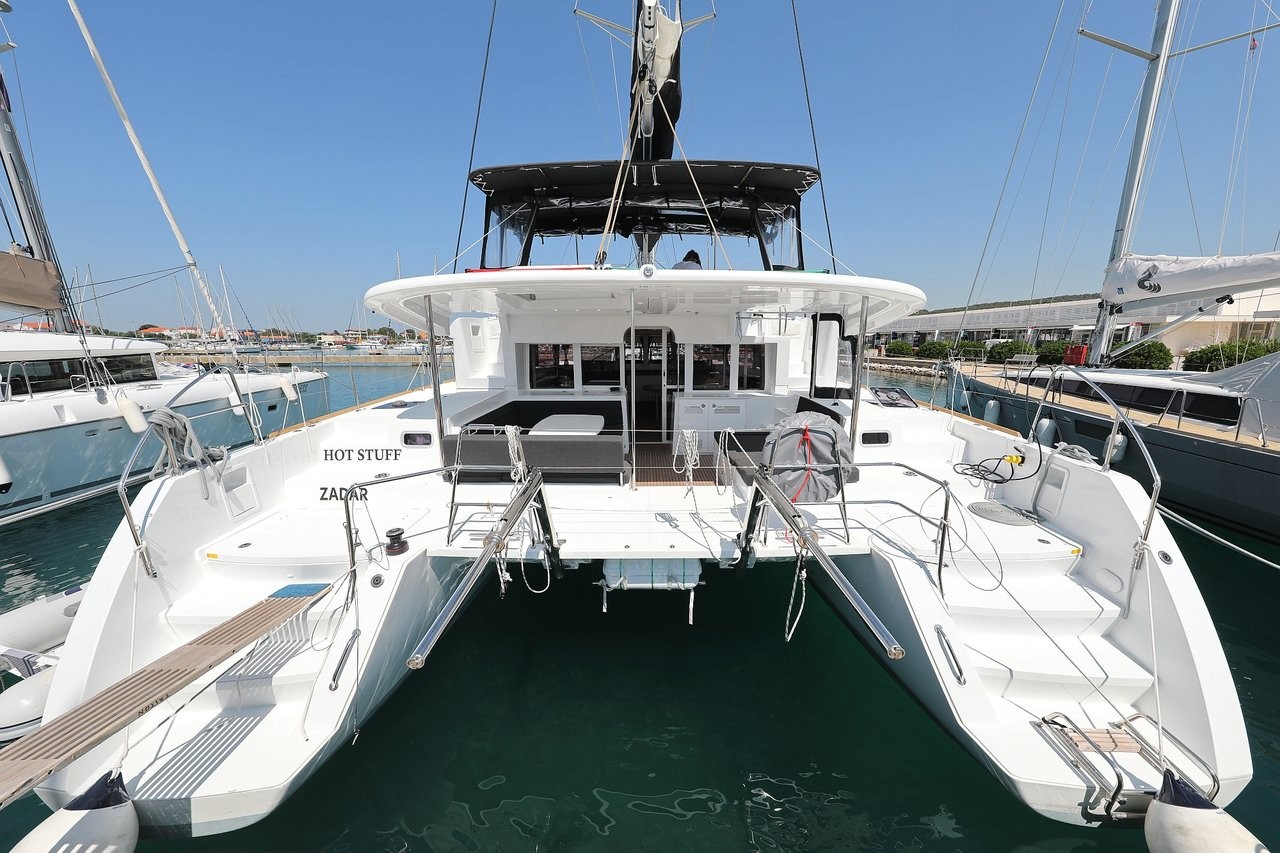 Lagoon 450 F, Hot Stuff | Noleggio di Yacht Croazia