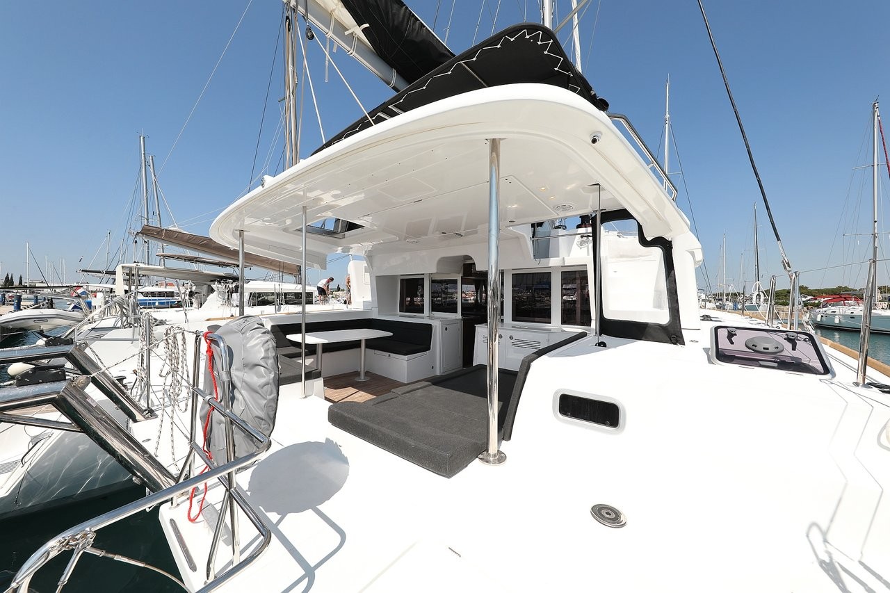 Lagoon 450 F, Hot Stuff | Noleggio di Yacht Croazia