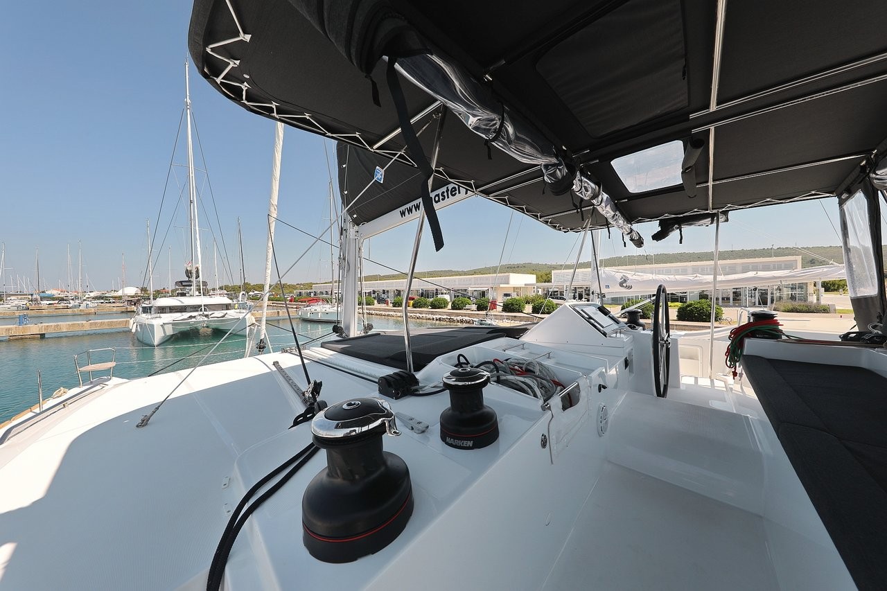 Lagoon 450 F, Hot Stuff | Noleggio di Yacht Croazia