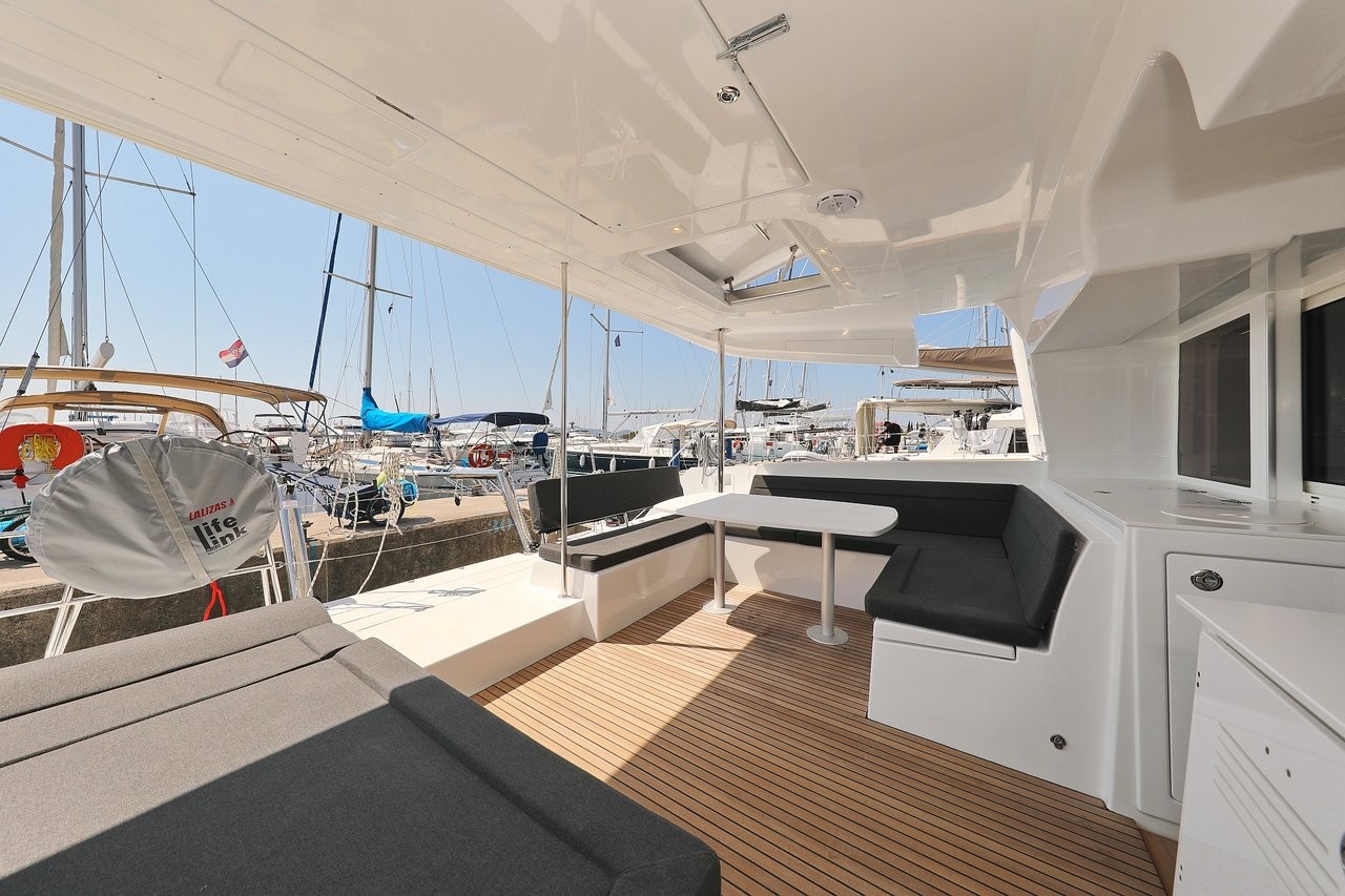 Lagoon 450 F, Hot Stuff | Noleggio di Yacht Croazia