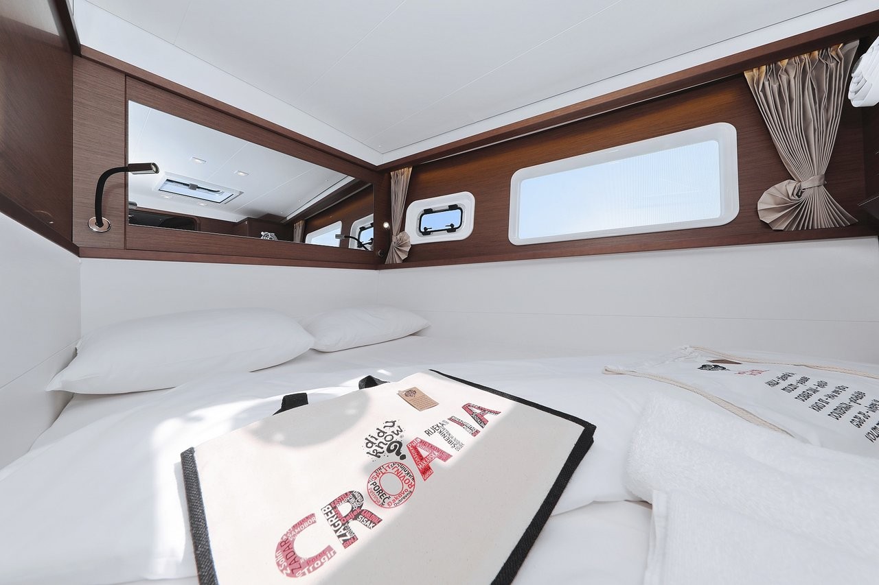 Lagoon 450 F, Hot Stuff | Noleggio di Yacht Croazia