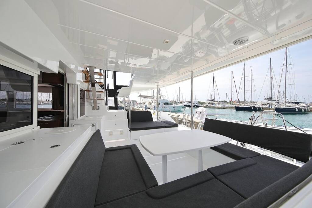 Lagoon 450 S, Hanna 1 | Yacht Charter Croatia