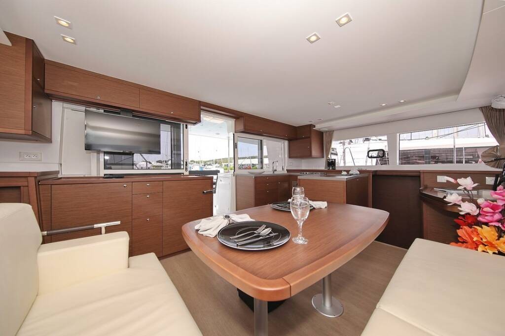 Lagoon 450 S, Hanna 1 | Yacht Charter Croatia