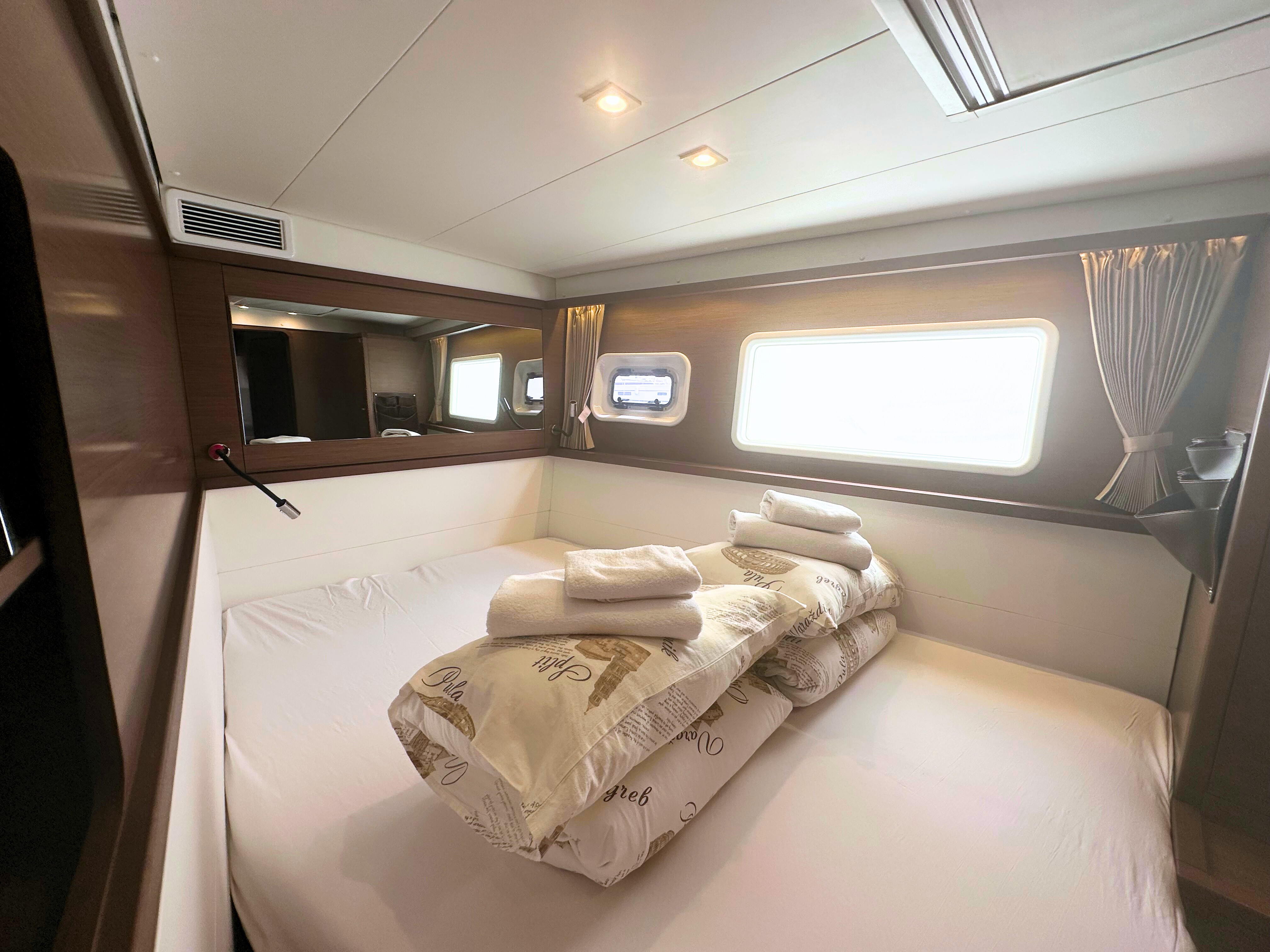 Lagoon 450 S, Hanna 1 | Yacht Charter Croatia