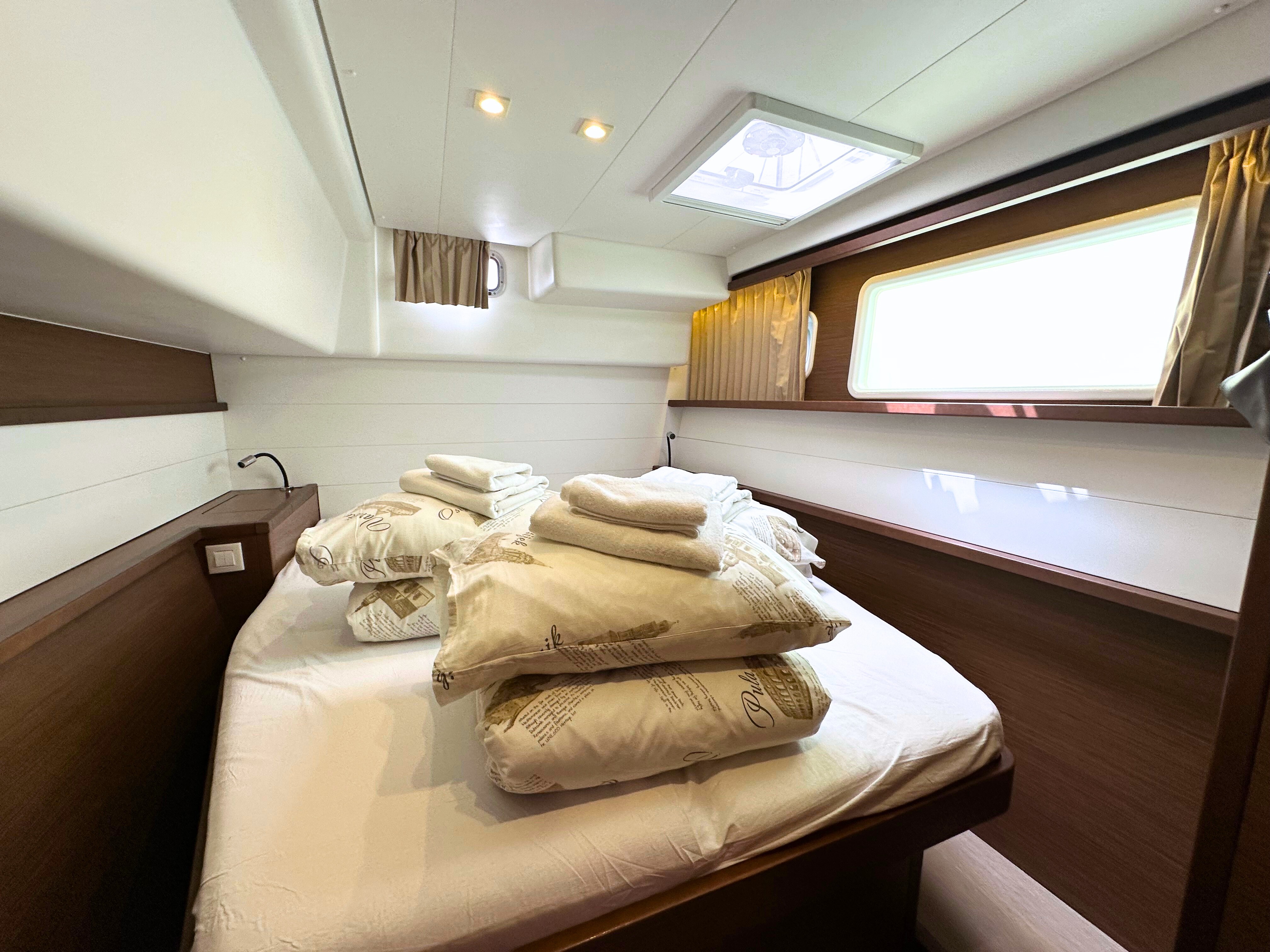 Lagoon 450 S, Hanna 1 | Yacht Charter Croatia