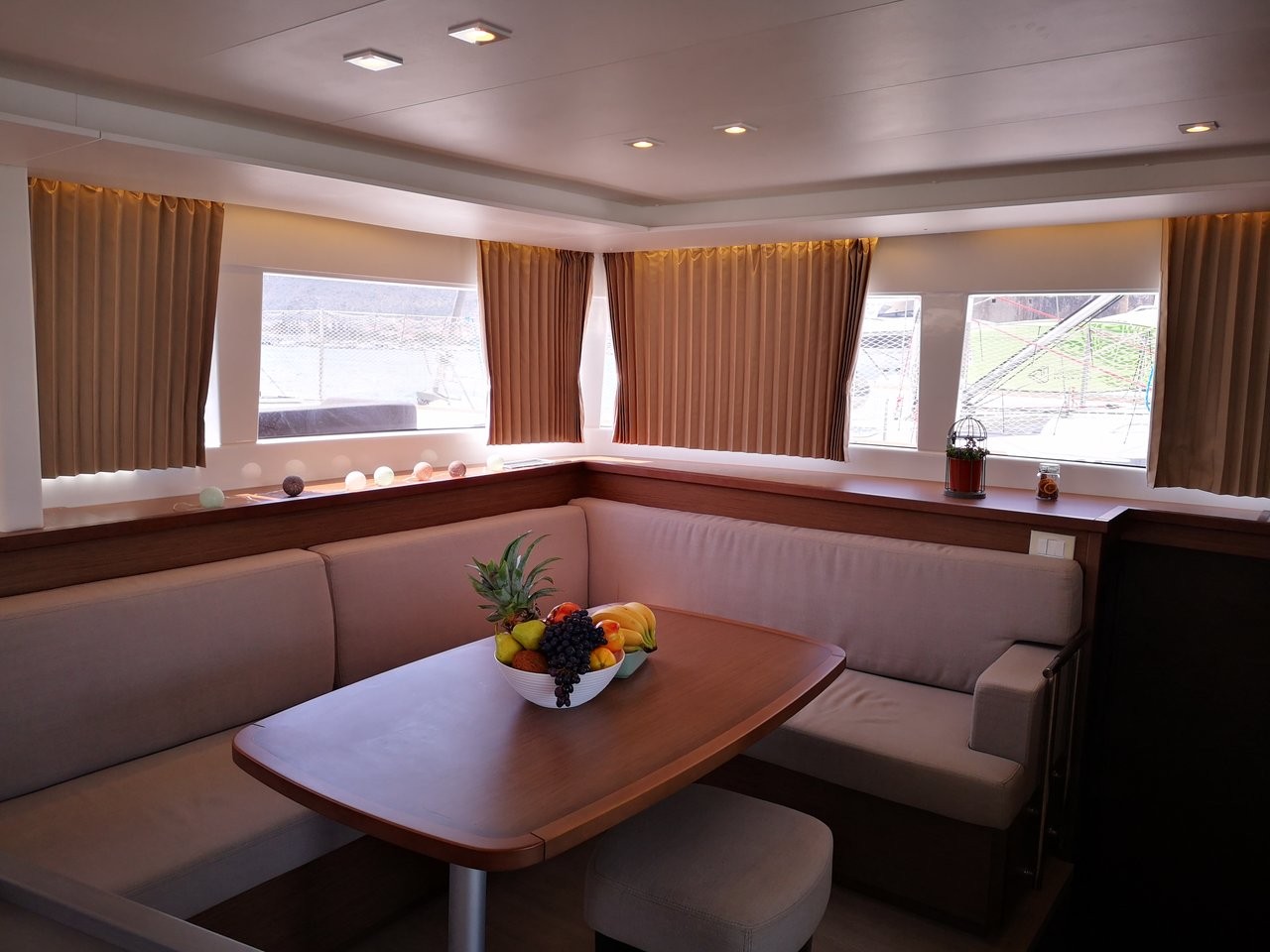 Lagoon 450, Calm Point | Yacht Charter Croatia