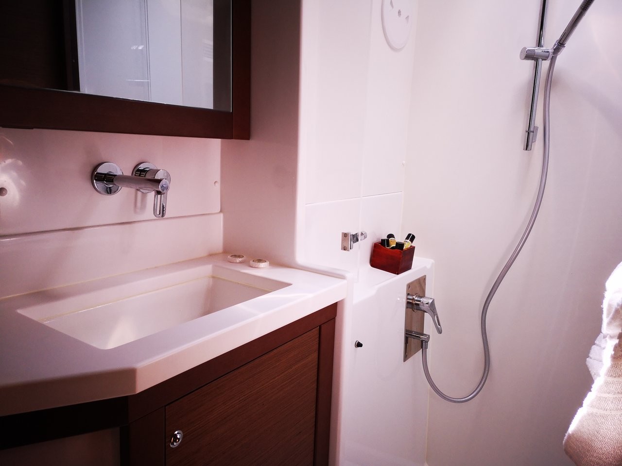 Lagoon 450, Calm Point | Yacht Charter Croatia