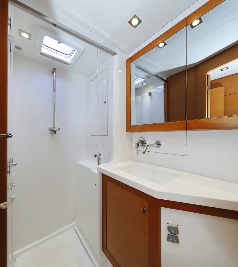 Lagoon 450, Dorka V | Yacht Charter Croatia