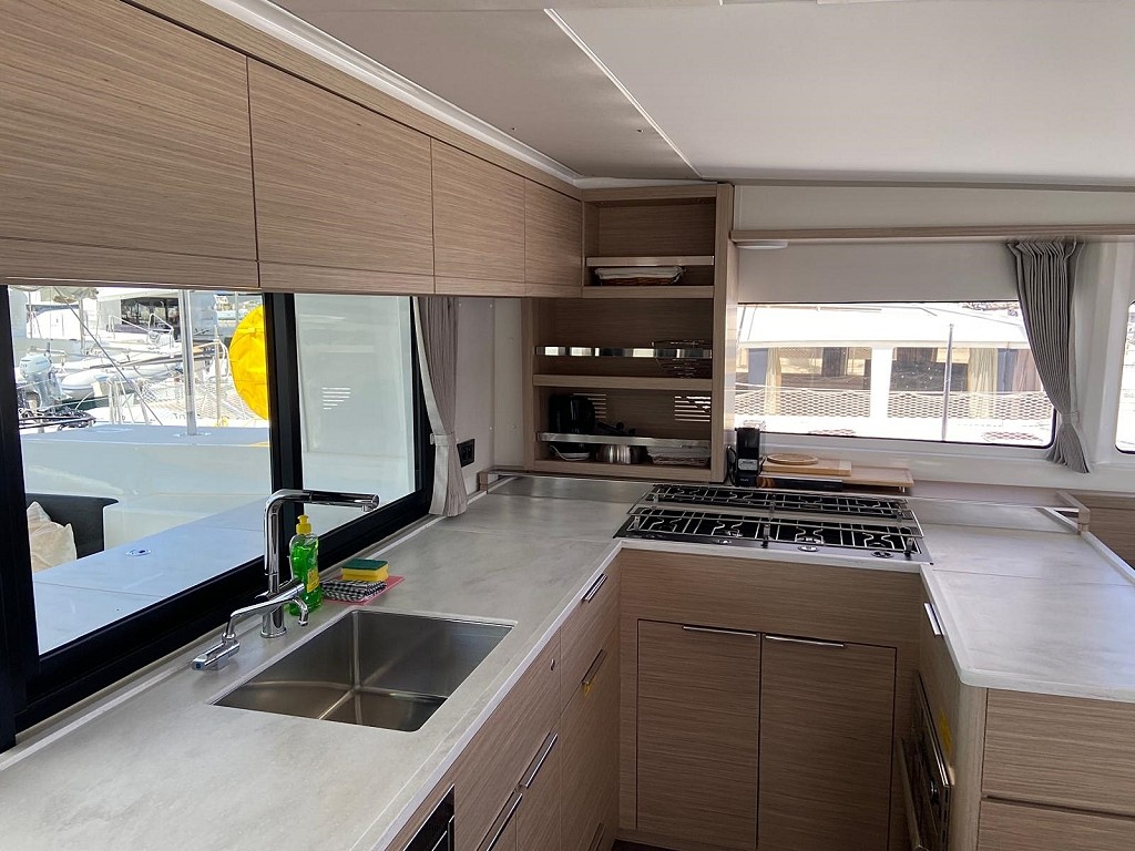 Lagoon 46 OW, Chill Out | Yacht Charter Croatia