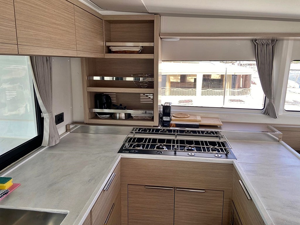 Lagoon 46 OW, Chill Out | Yacht Charter Croatia