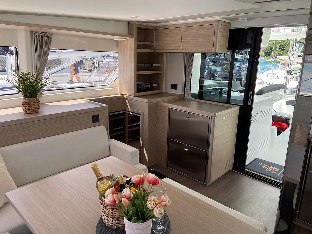 Lagoon 46 OW, Chill Out | Yacht Charter Croatia