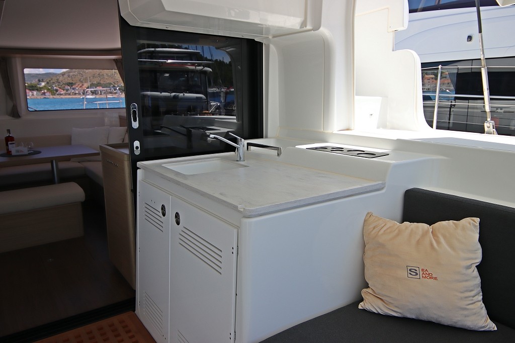 Lagoon 46 OW, Chill Out | Yacht Charter Croatia