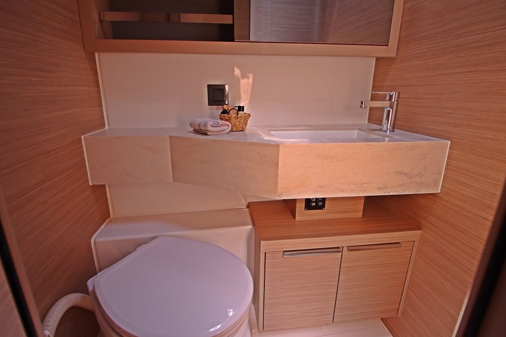 Lagoon 46 OW, Chill Out | Yacht Charter Croatia