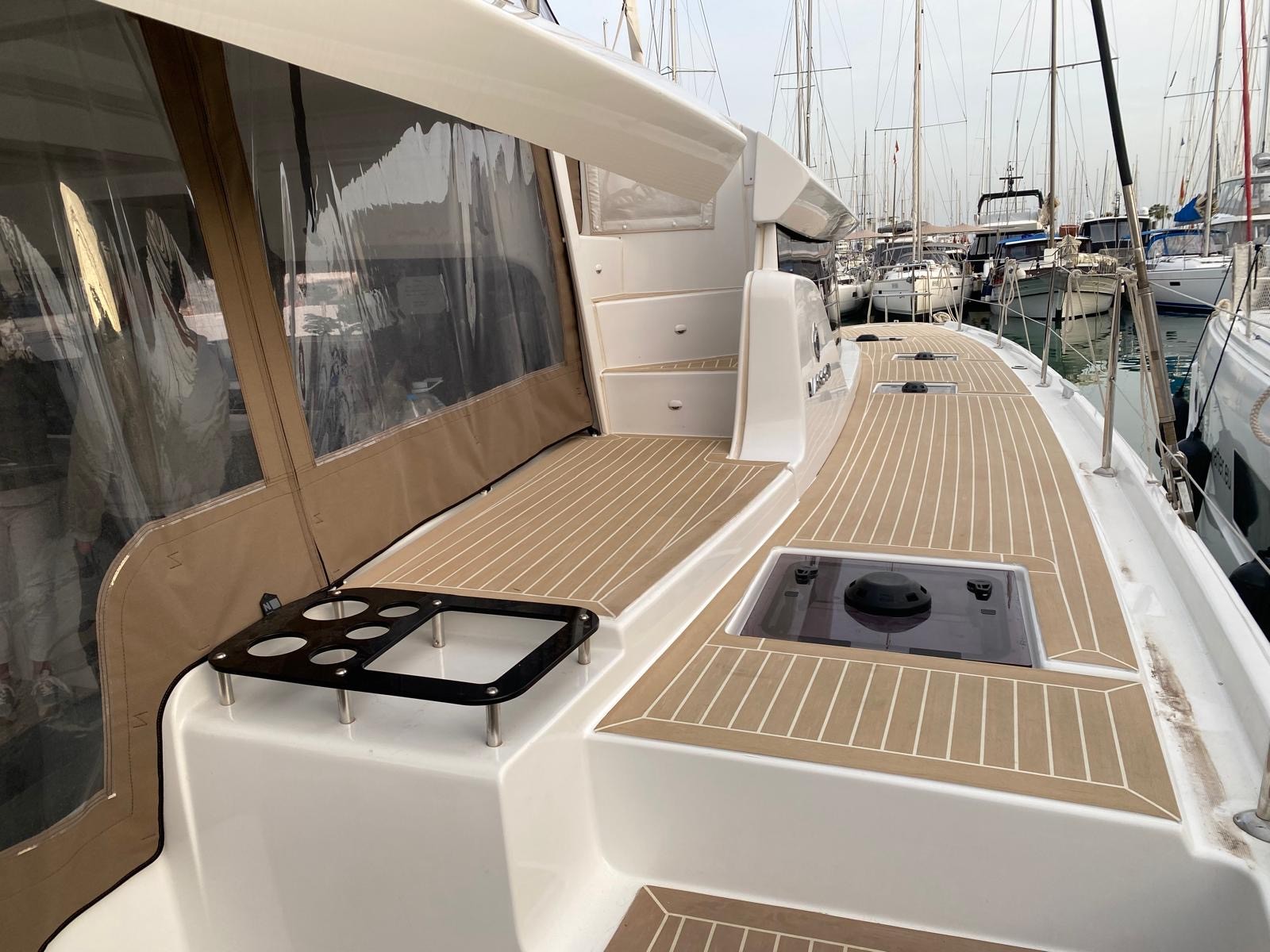 Lagoon 46 OW, Chill Out | Yacht Charter Croatia
