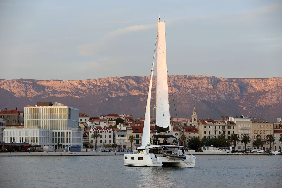 Lagoon 46, Lady Point | Yacht Charter Croatia
