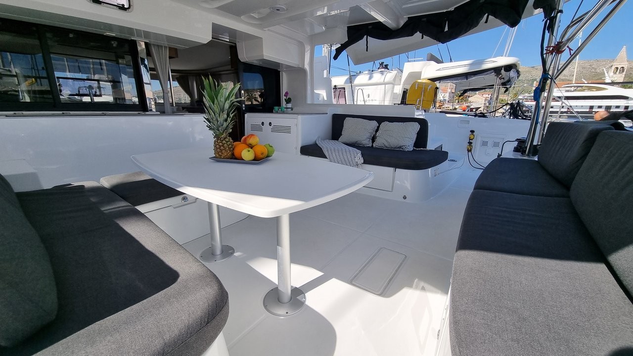 Lagoon 46, Magic Point | Yacht Charter Croatia