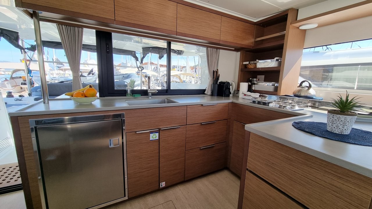 Lagoon 46, Magic Point | Yacht Charter Croatia