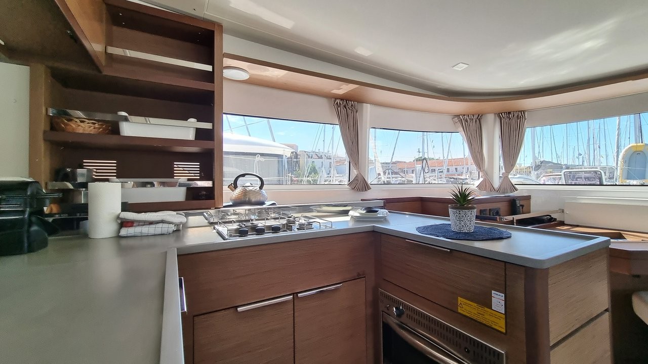 Lagoon 46, Magic Point | Yacht Charter Croatia
