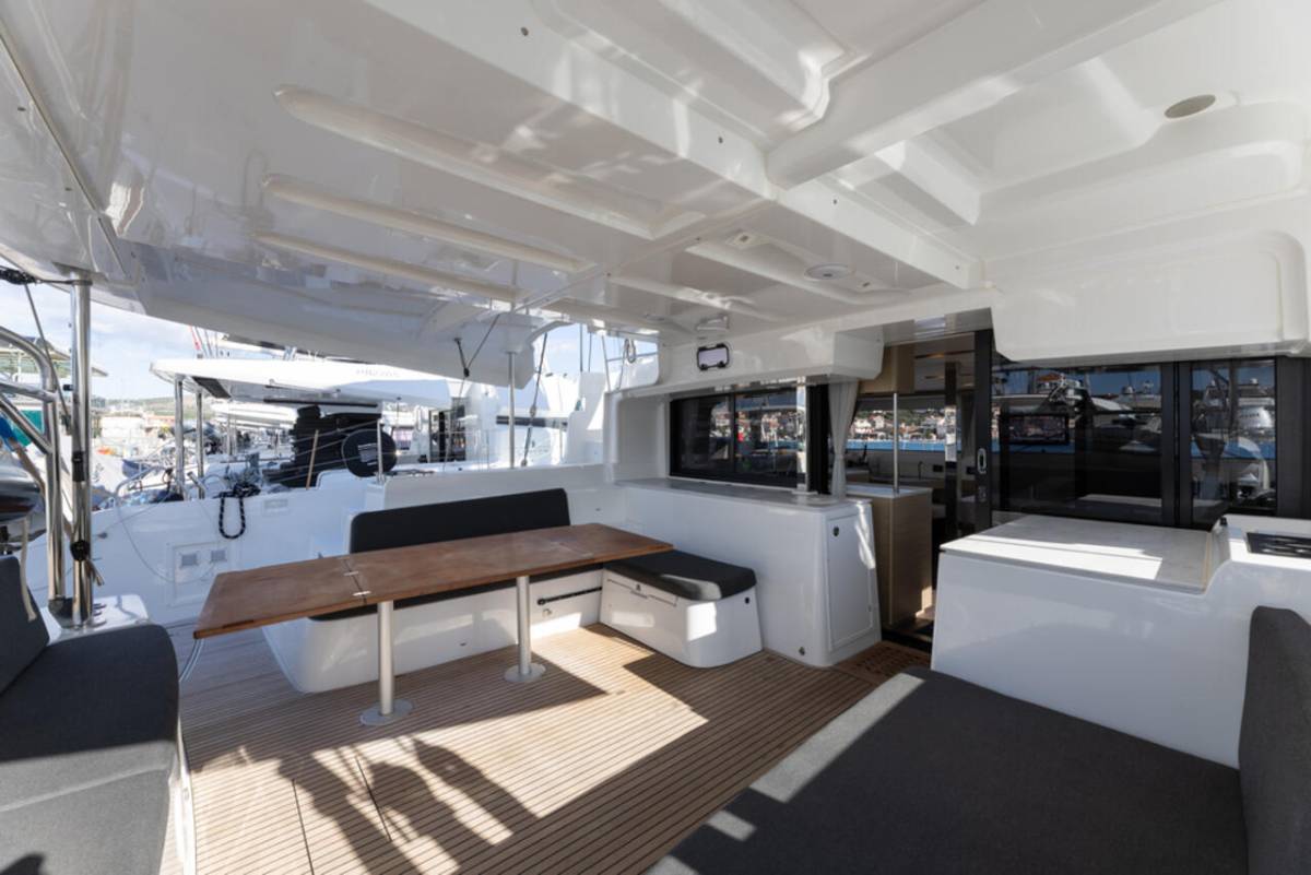 Lagoon 46, Cortes | Yacht Charter Croatia