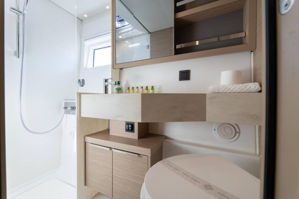 Lagoon 46, Cortes | Yacht Charter Croatia