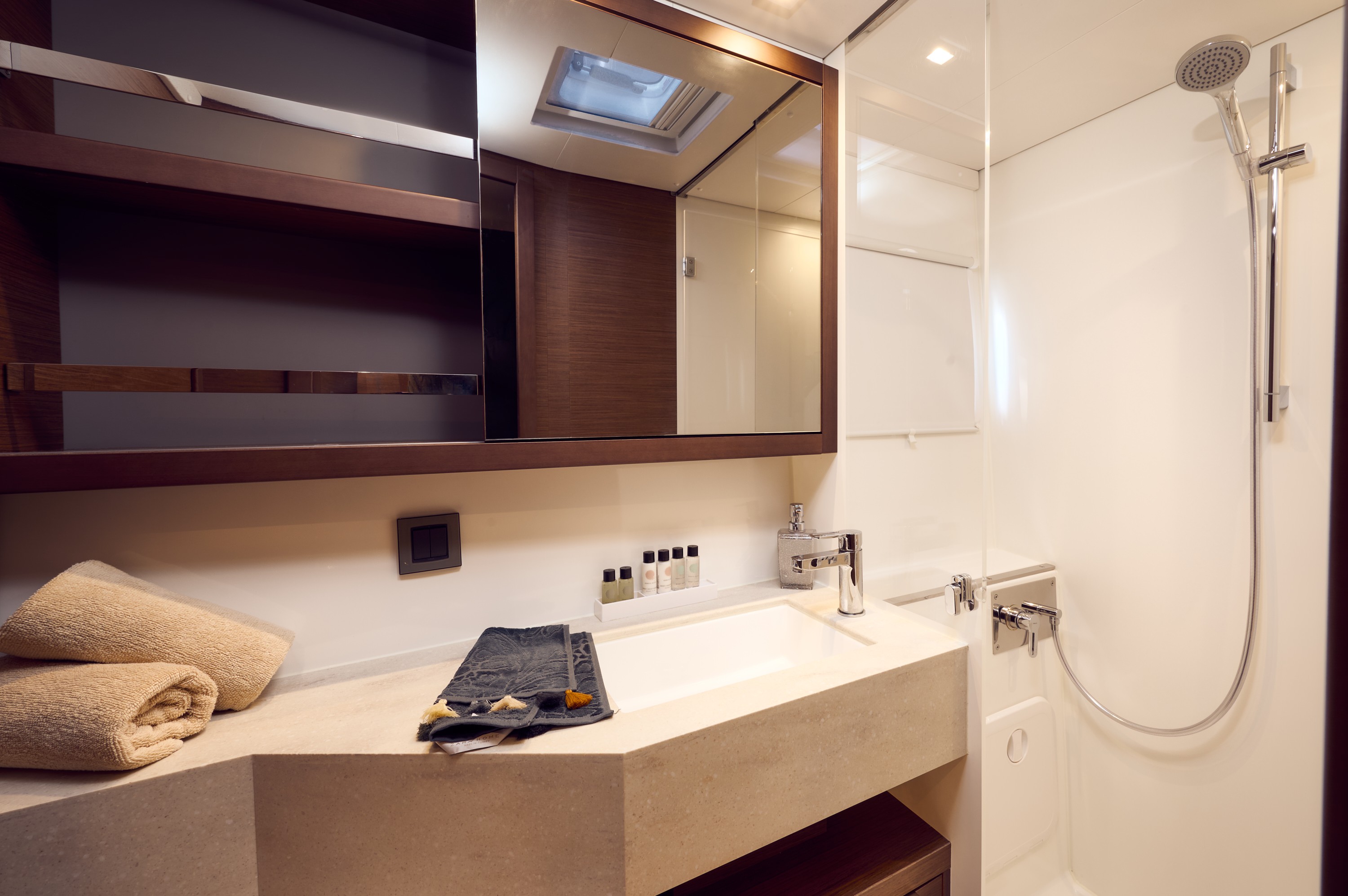 Lagoon 46, Luna | Yacht Charter Croatia