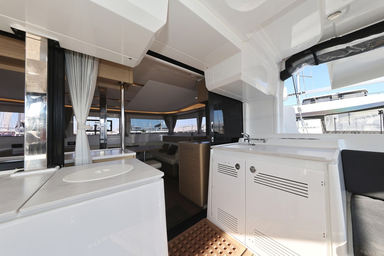 Lagoon 46, Ship Happens | Yacht Charter Croatia