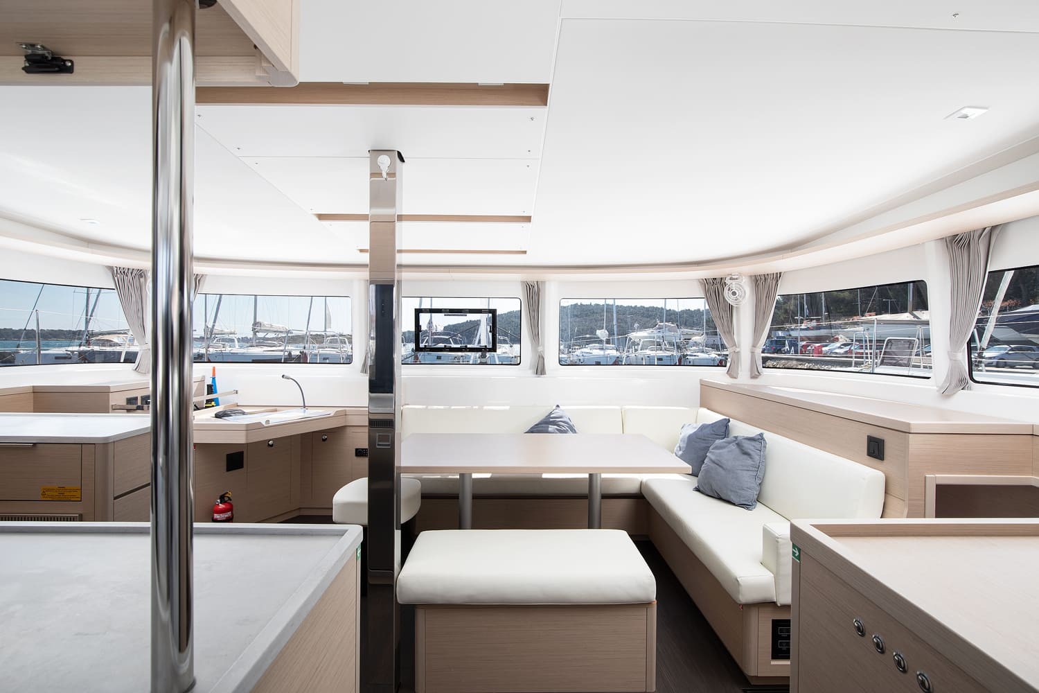 Lagoon 46, Little Havana | Yacht Charter Croatia