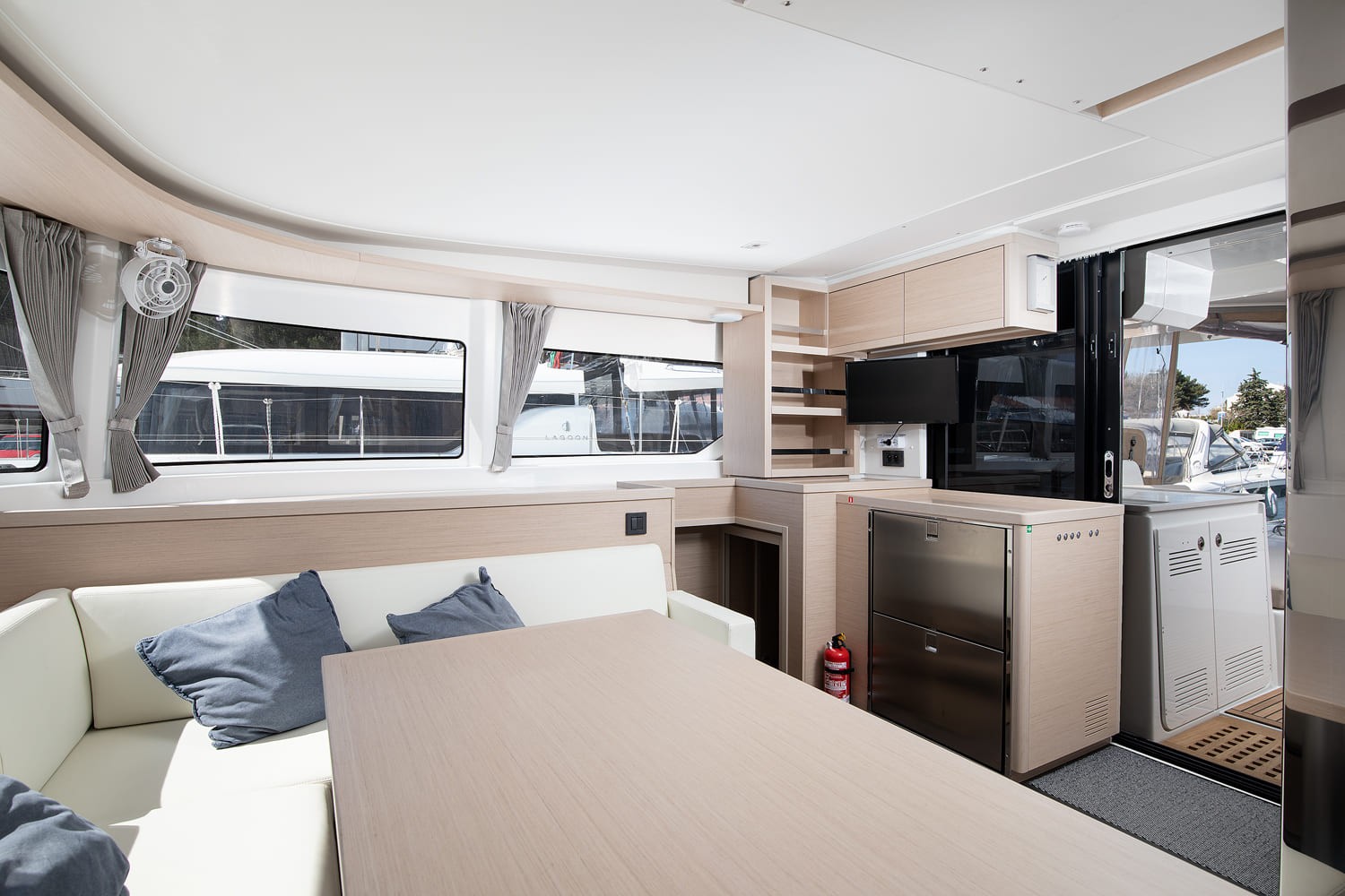 Lagoon 46, Little Havana | Yacht Charter Croatia