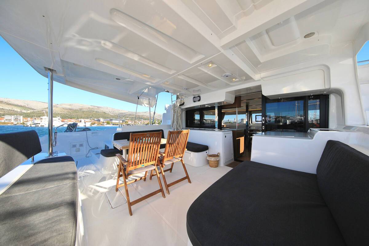 Lagoon 46, Mariposa | Noleggio di Yacht Croazia