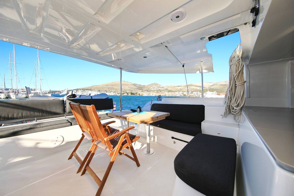 Lagoon 46, Mariposa | Noleggio di Yacht Croazia
