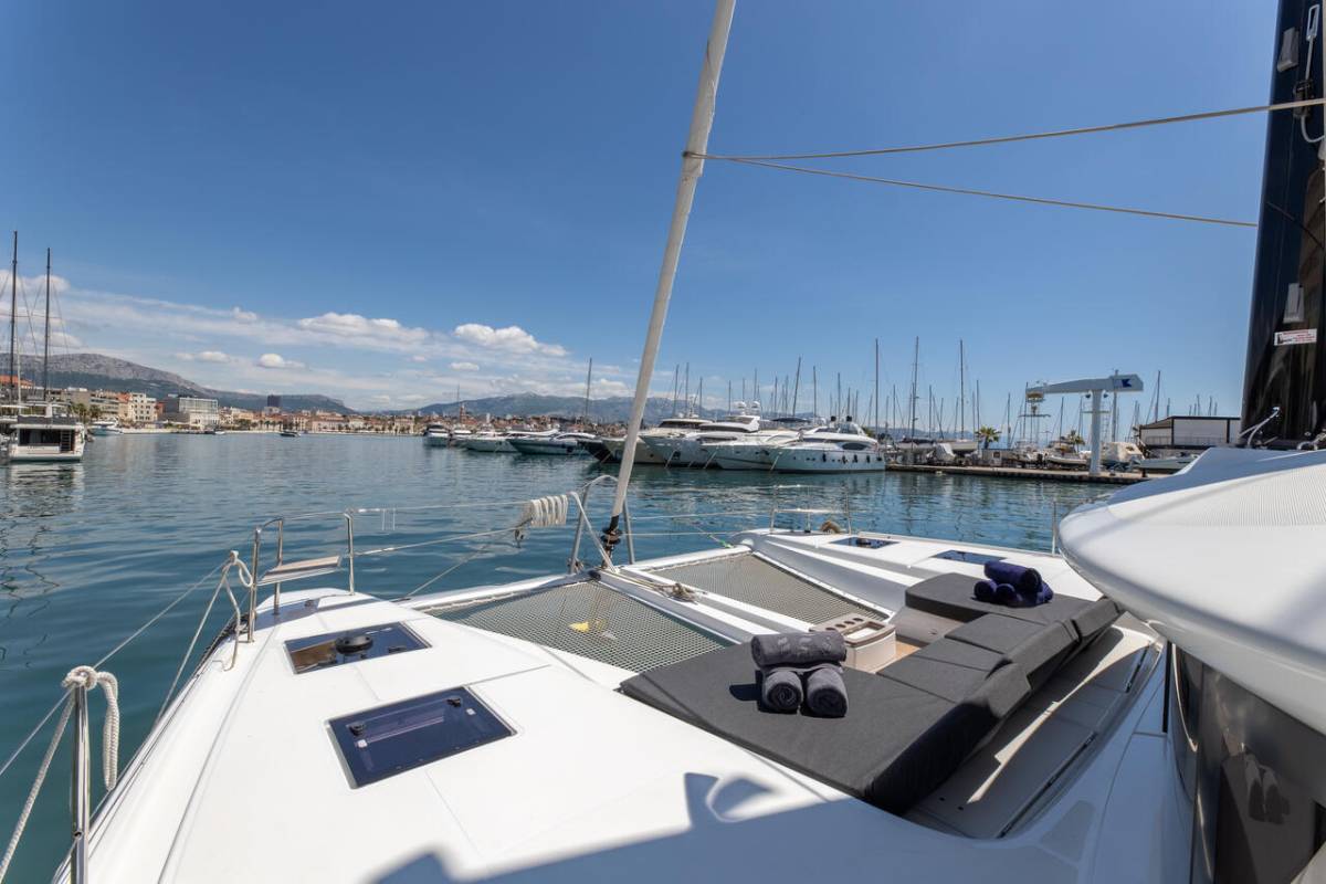 Lagoon 51, Negroni | Yacht Charter Croatia