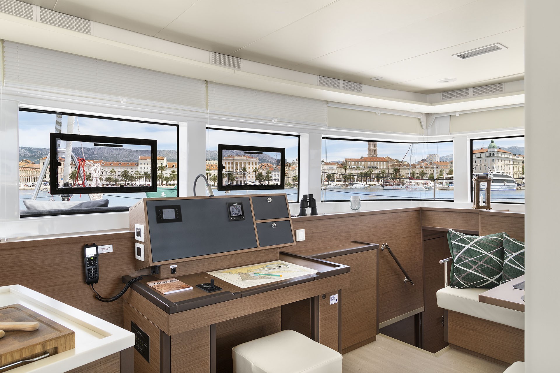 Lagoon 52 F OW, Emerald Gemini | Yacht Charter Croatia