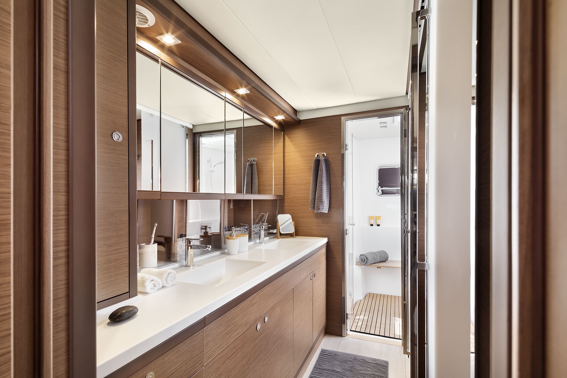 Lagoon 52 F OW, Emerald Gemini | Yacht Charter Croatia