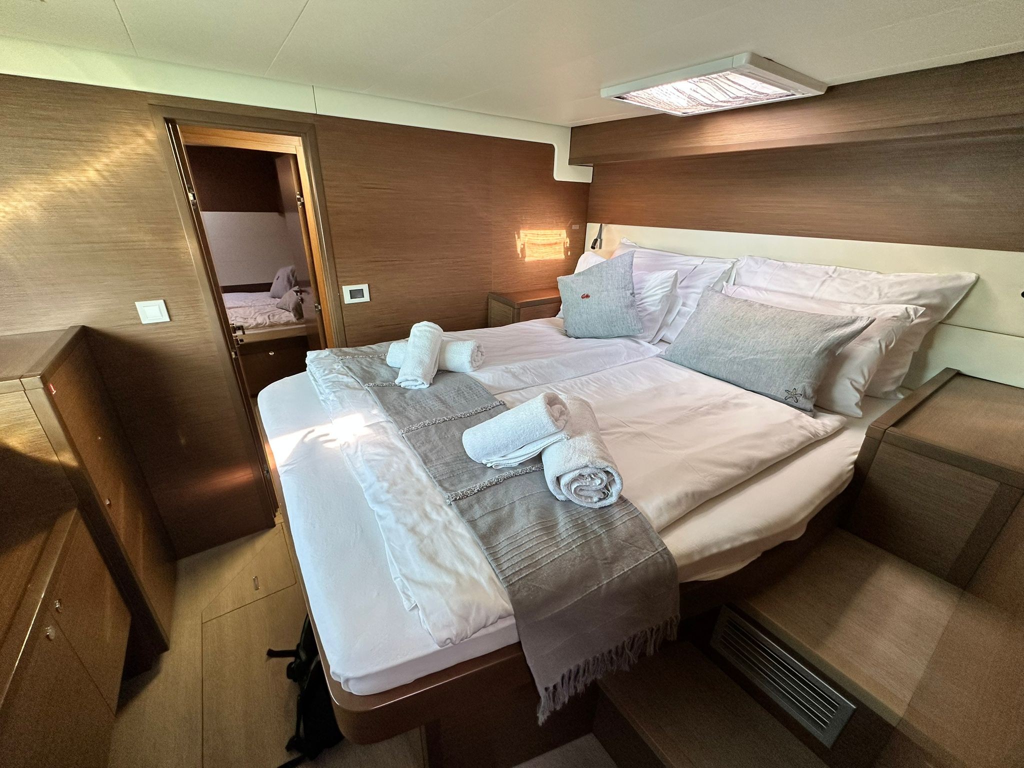 Lagoon 52 F, Akana | Yacht Charter Croatia