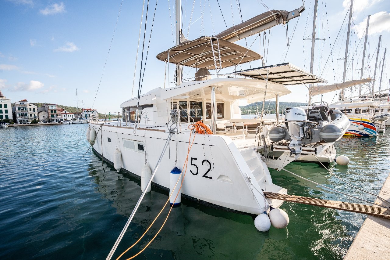 Lagoon 52 F, Jessy | Yacht Charter Croatia