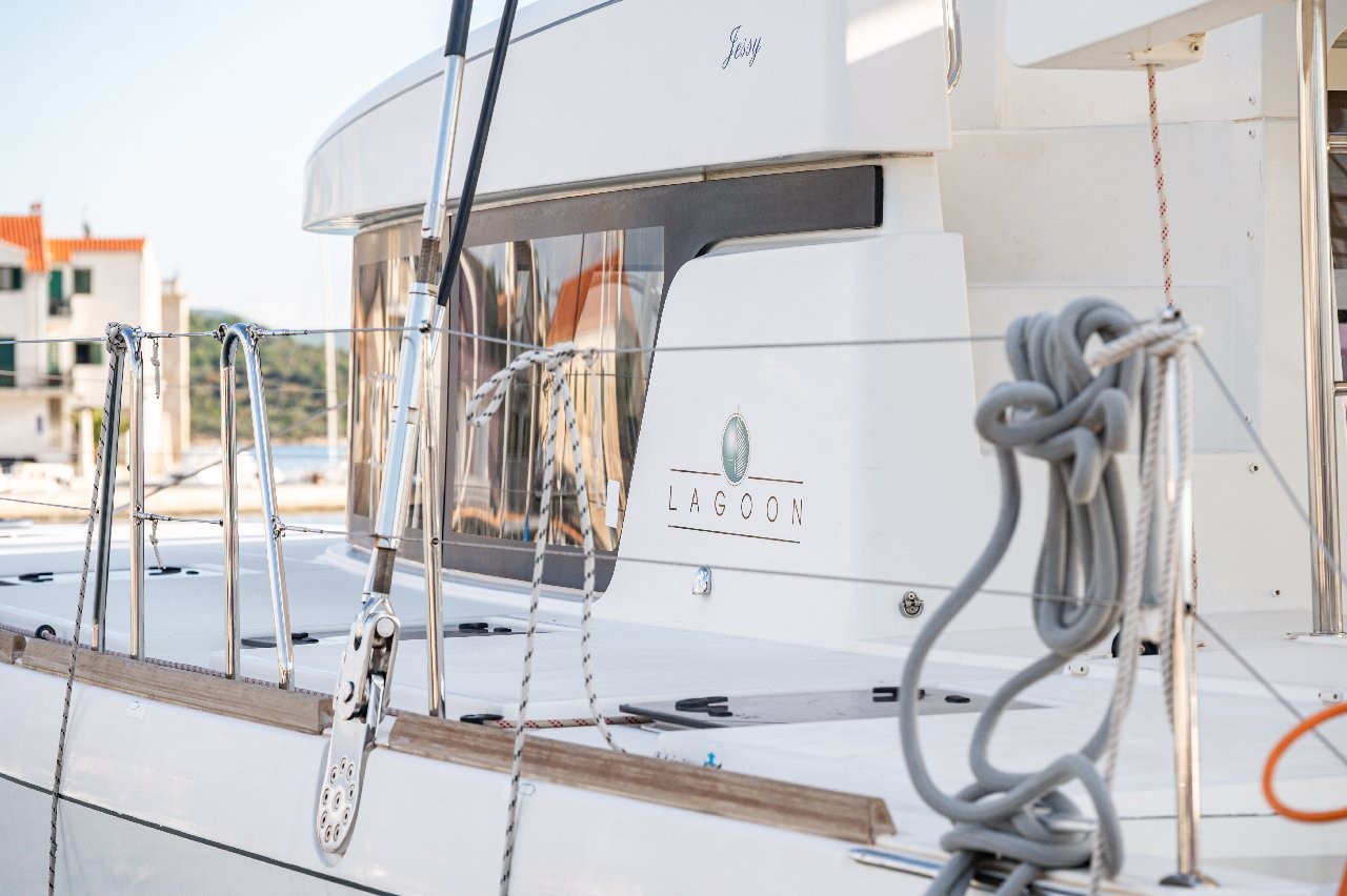 Lagoon 52 F, Jessy | Yacht Charter Croatia