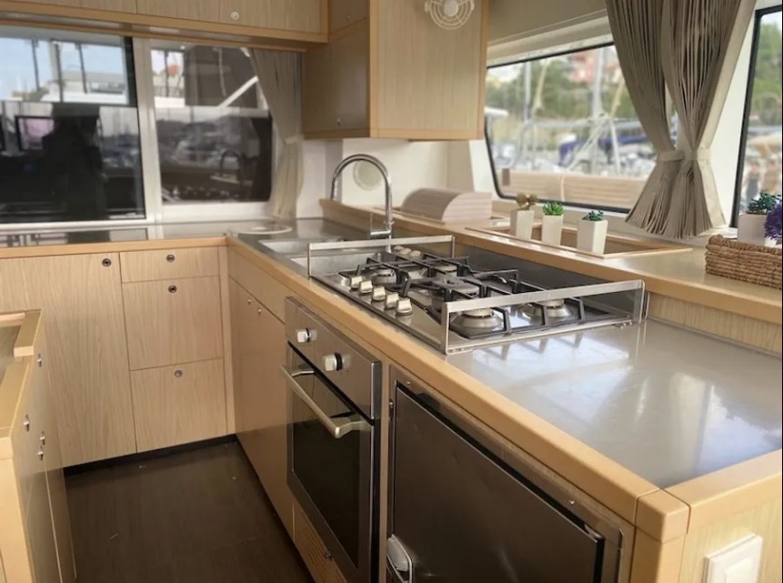 Lagoon 52 F, Jessy | Yacht Charter Croatia