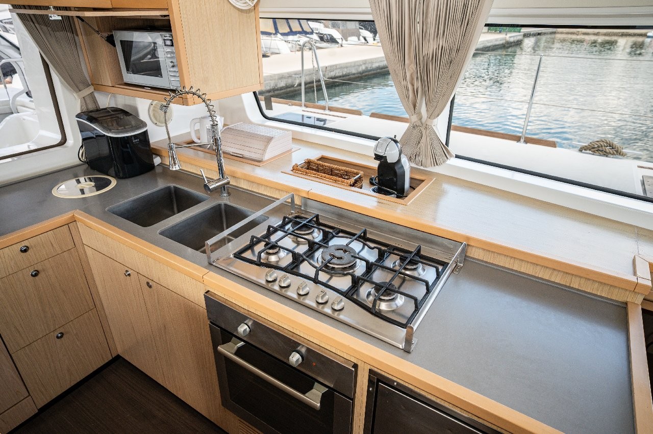 Lagoon 52 F, Jessy | Yacht Charter Croatia