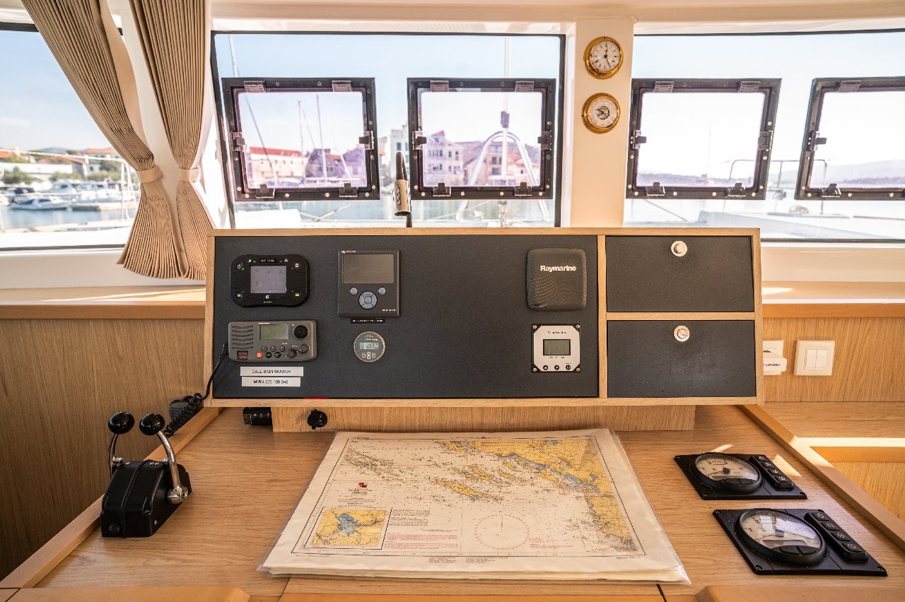 Lagoon 52 F, Jessy | Yacht Charter Croatia