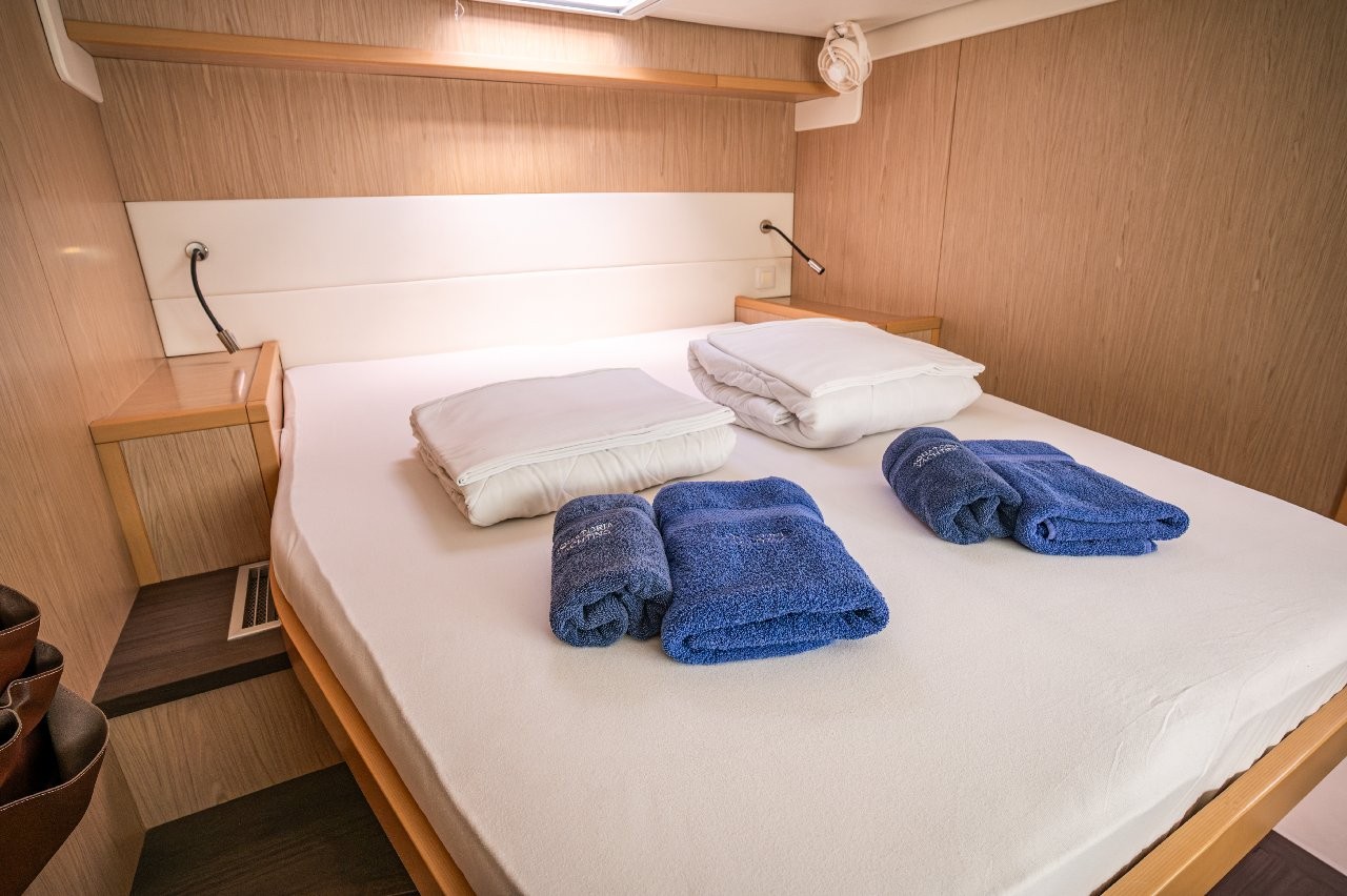 Lagoon 52 F, Jessy | Yacht Charter Croatia