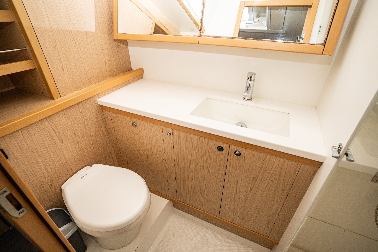 Lagoon 52 F, Jessy | Yacht Charter Croatia