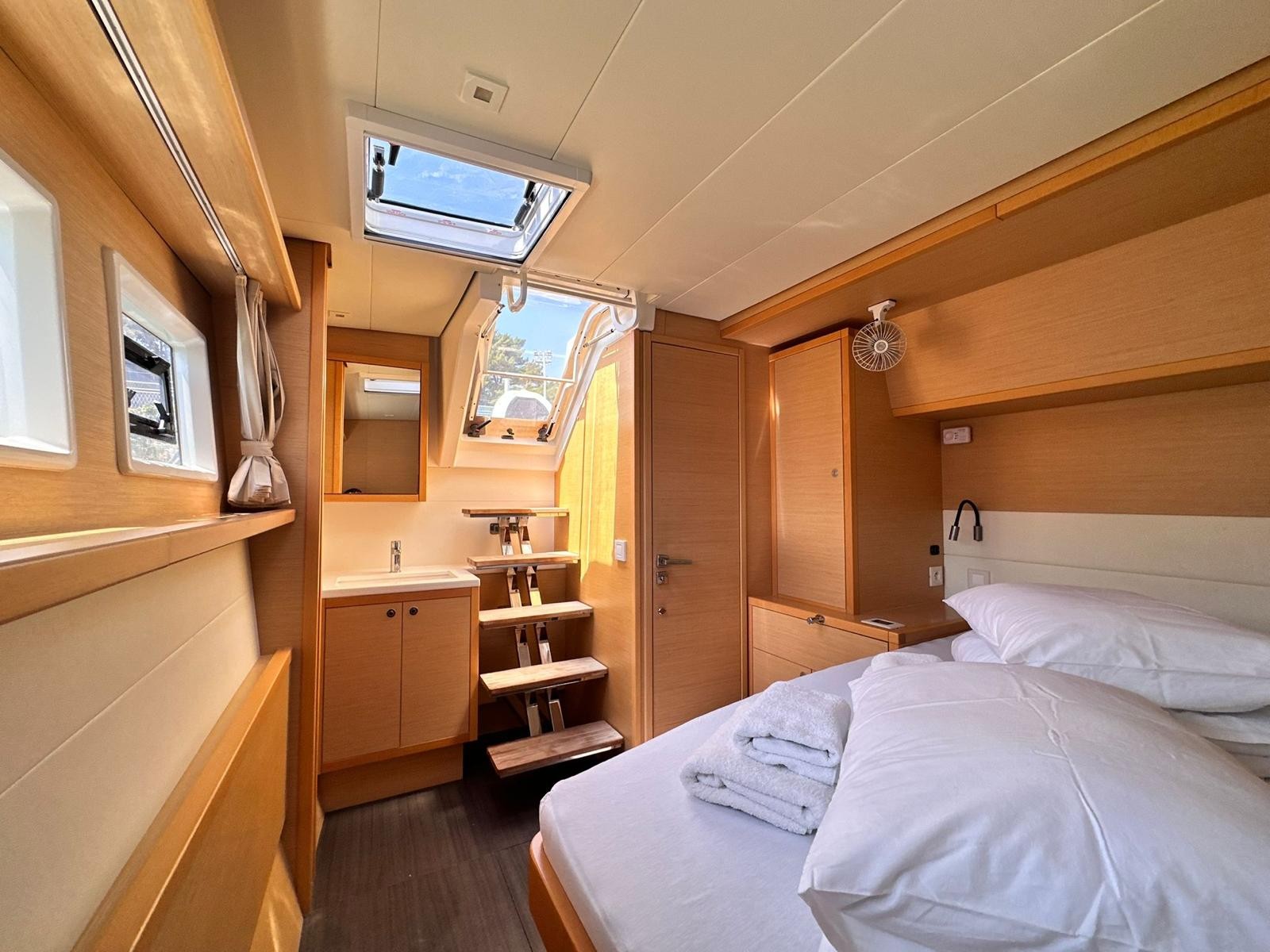 Lagoon 52 F, Madonna of Adriatic | Yachtcharter Kroatien