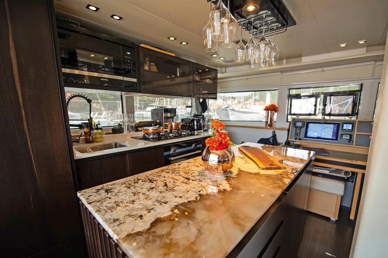 Lagoon 52, Serenity | Yachtcharter Kroatien