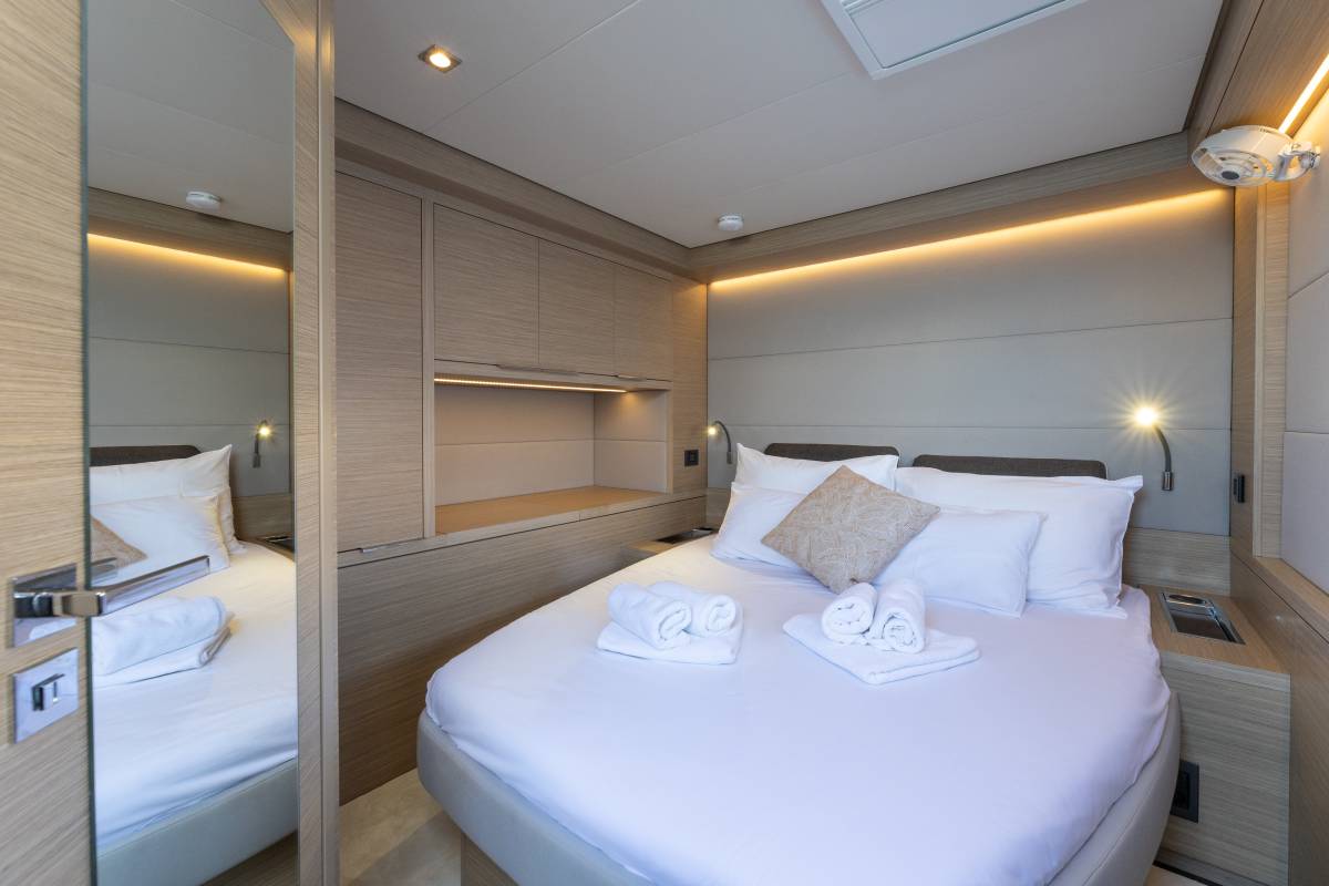 Lagoon 55, Artisan | Yacht Charter Croatia