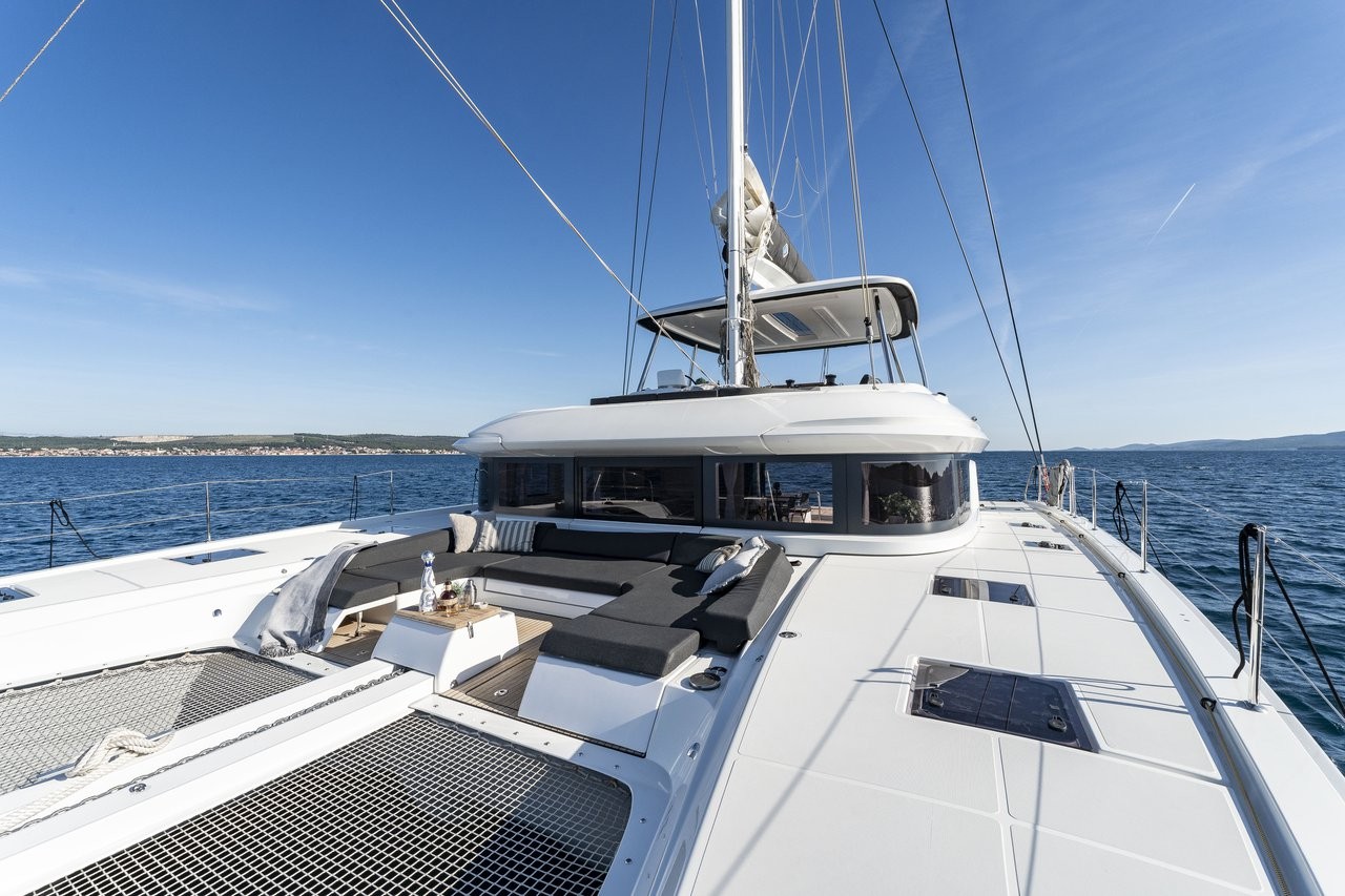 Lagoon 55, Black Caviar | Yachtcharter Kroatien