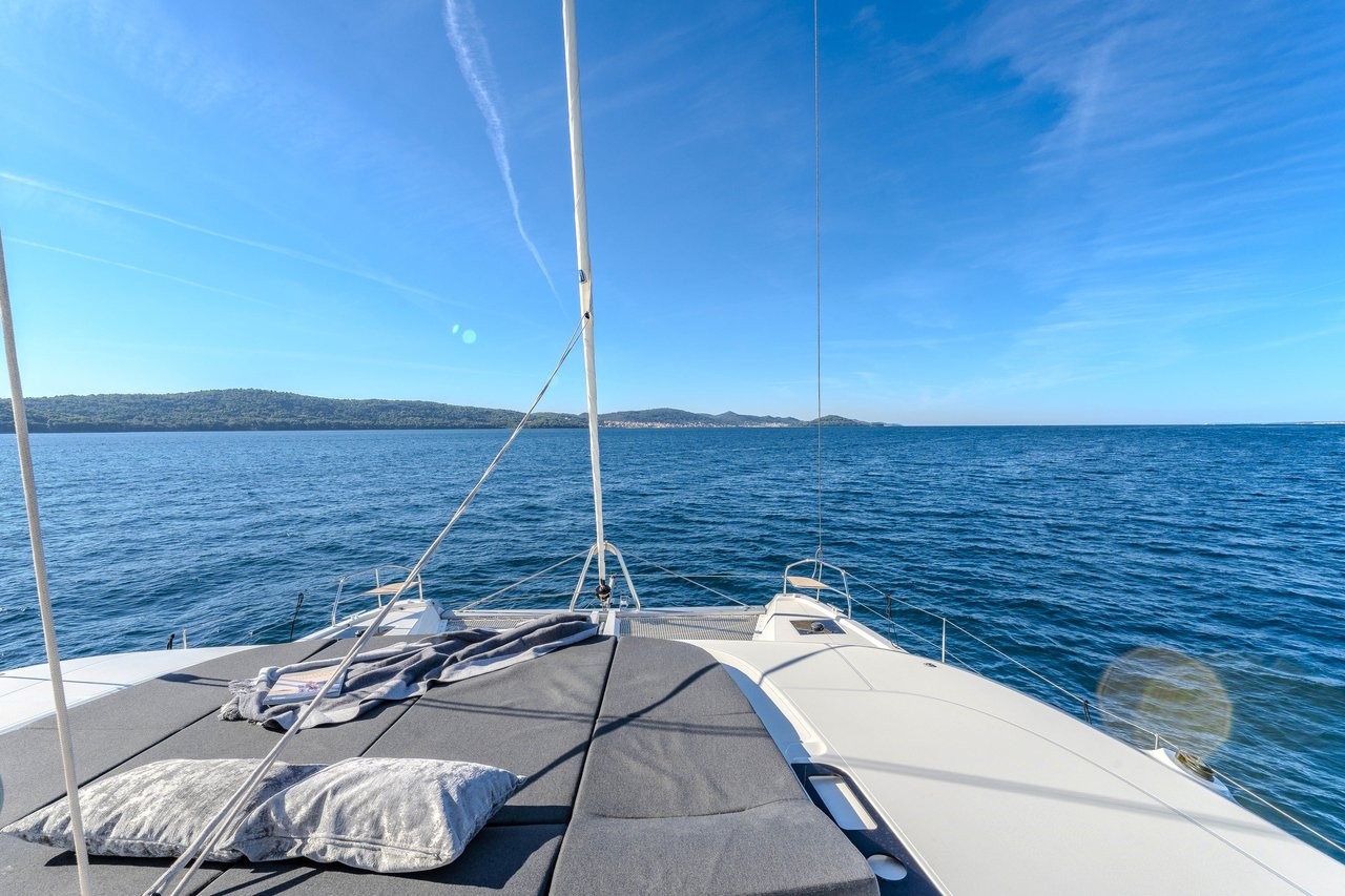 Lagoon 55, Black Caviar | Yachtcharter Kroatien