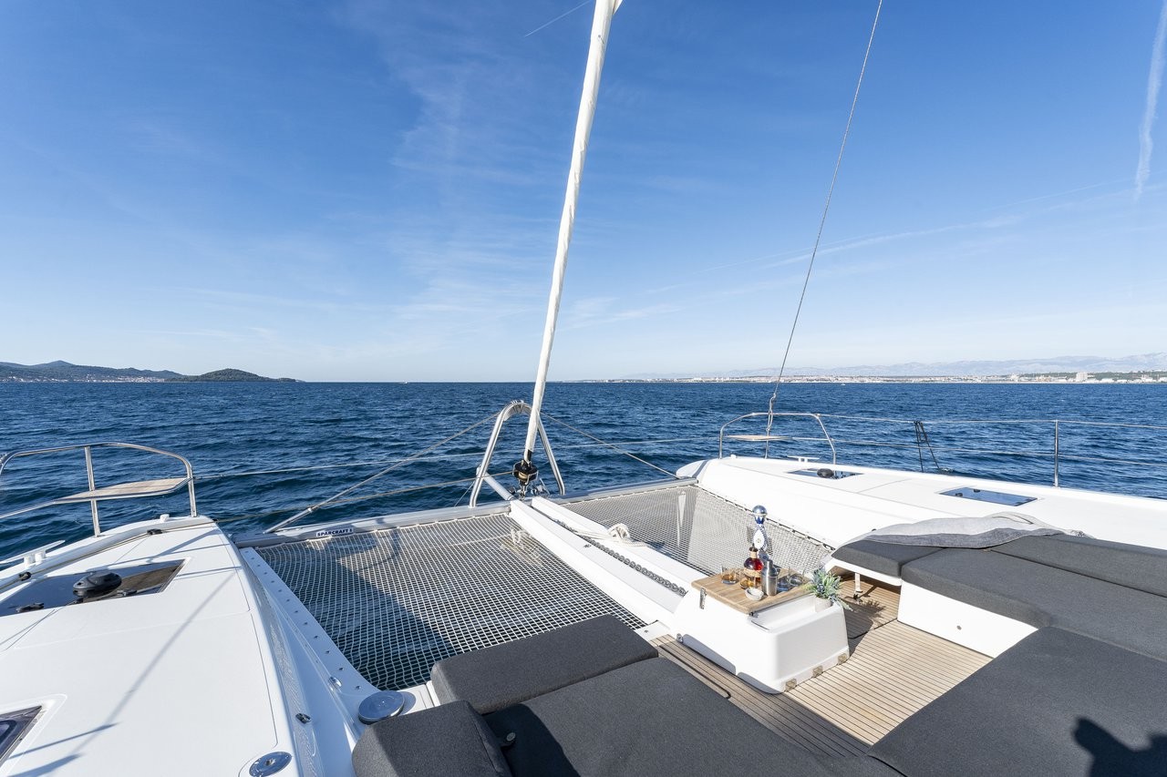 Lagoon 55, Black Caviar | Yachtcharter Kroatien