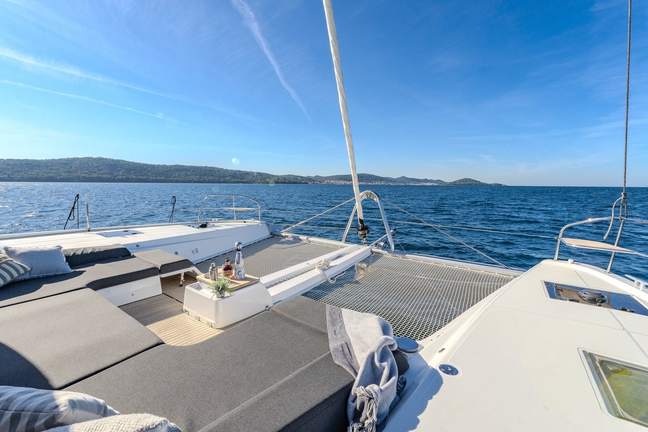 Lagoon 55, Black Caviar | Yachtcharter Kroatien