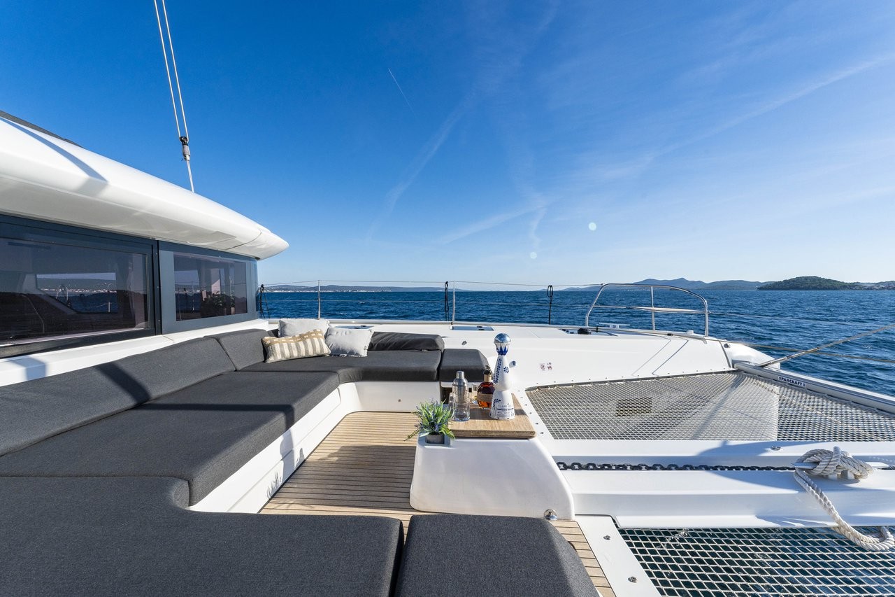Lagoon 55, Black Caviar | Yachtcharter Kroatien