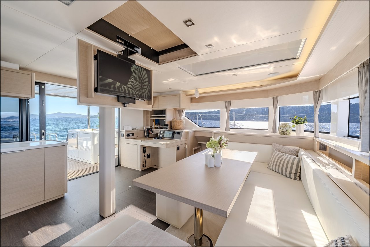 Lagoon 55, Black Caviar | Yachtcharter Kroatien